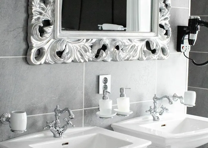 Dale-gudbrands Gard By Frich's